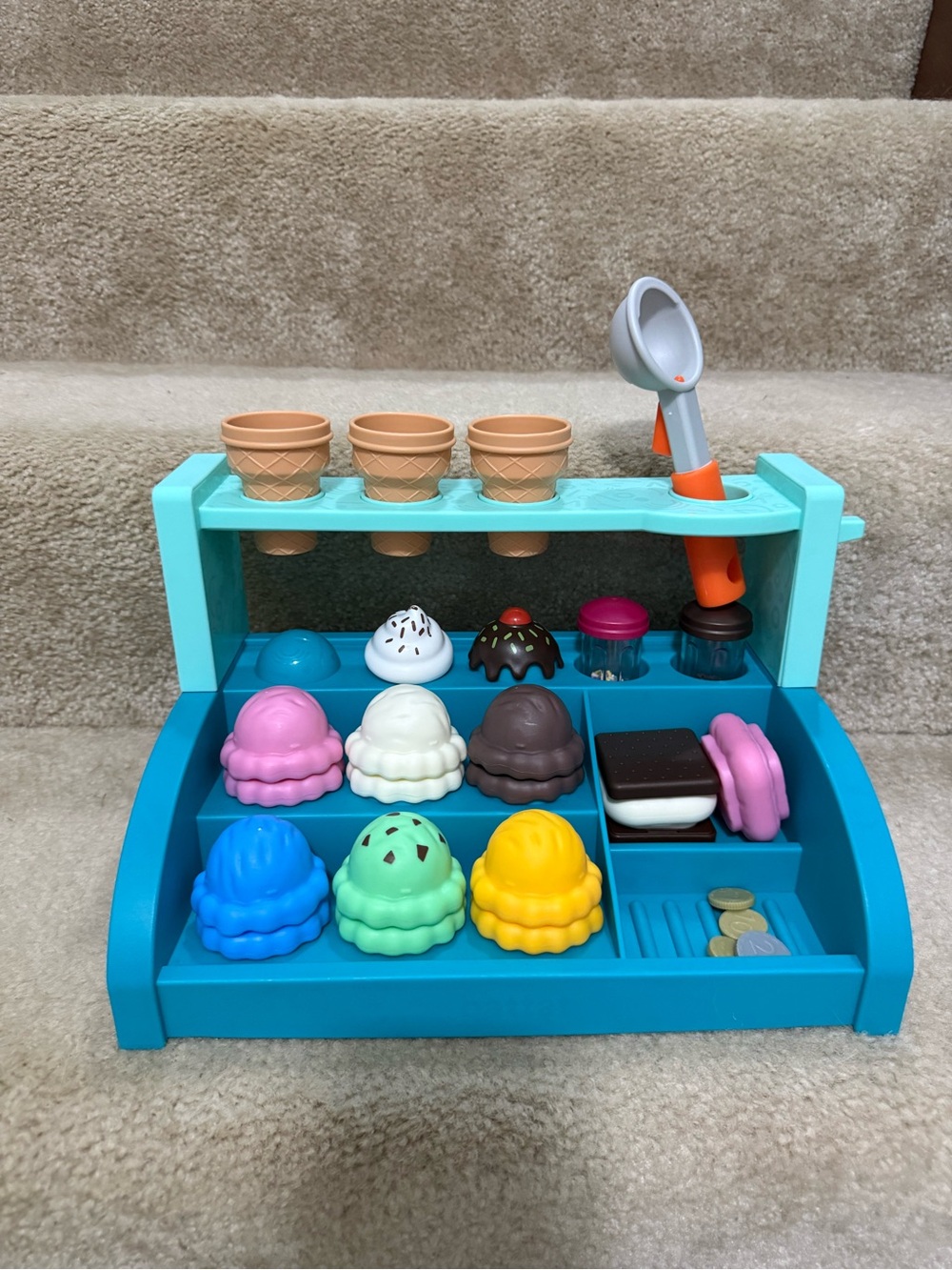 Kids Ice Cream Shop Playset - Teal and Multicolor
